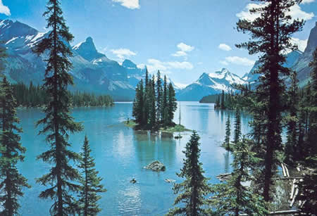 Maligne Lake